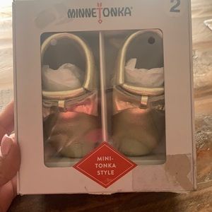 Minnetonka baby shoes